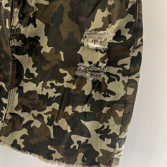 Traffic Jeans Wear distressed camouflage skirt camo - Picture 3 of 5